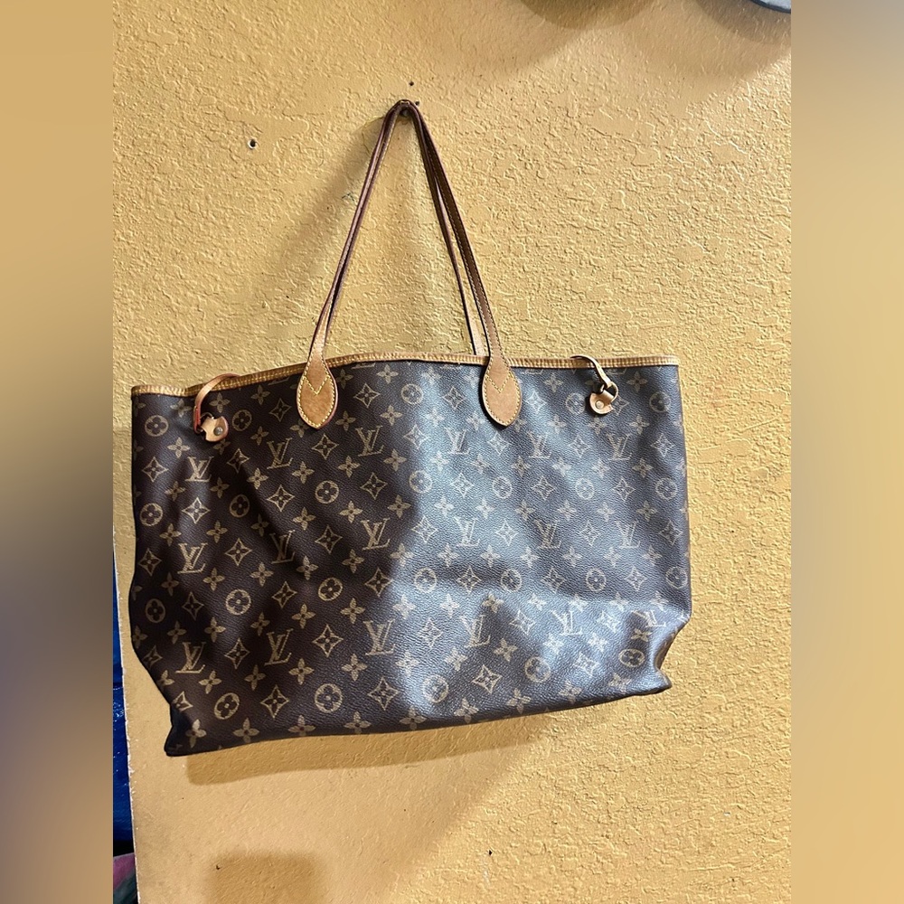 Louis Vuitton Classic Monogram Tote in Brown
